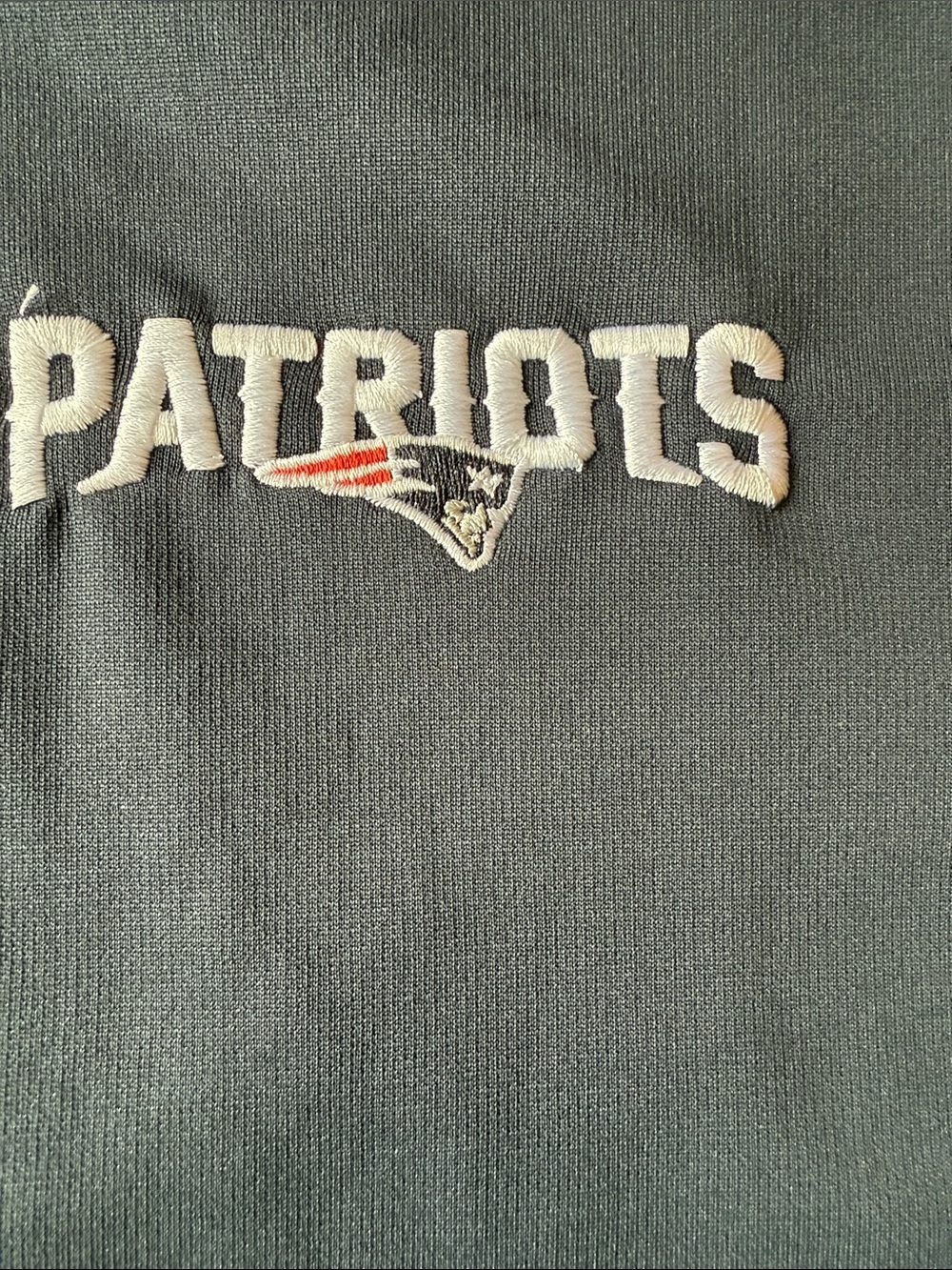 Men’s Large Dunbrooke Patriots Charcoal Gray Pullover Hoodie - Picture 4 of 10